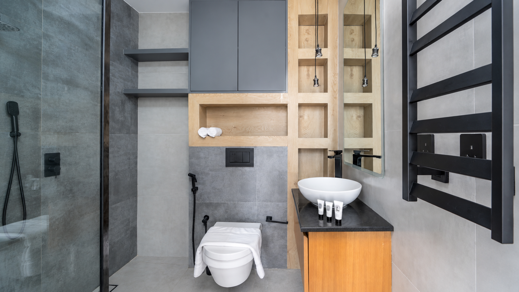 Original bathroom photo